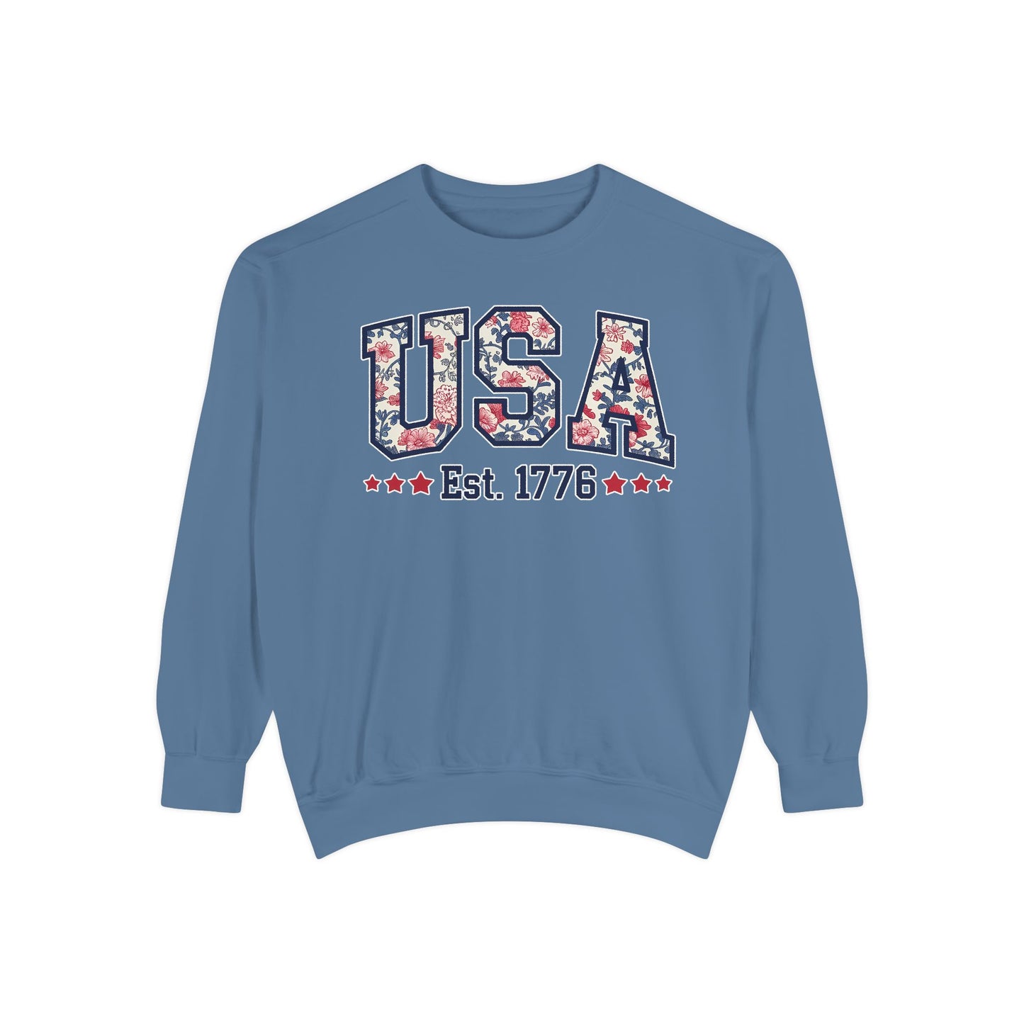 Patriotic Floral Sweatshirt, Cozy Top for July 4th, Unisex USA Jumper, Year-Round Comfort, Gift for Friends and Family, Casual Wear, Red
