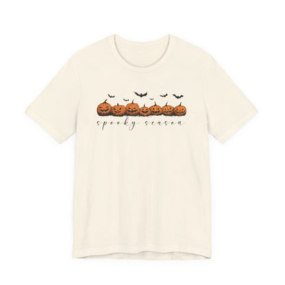 Spooky Season T-Shirt Cute Jack o Lantern and Bats Halloween Graphic Tee for Women, Fall Pumpkin Patch Shirt, Kawaii Spooky Aesthetic Top