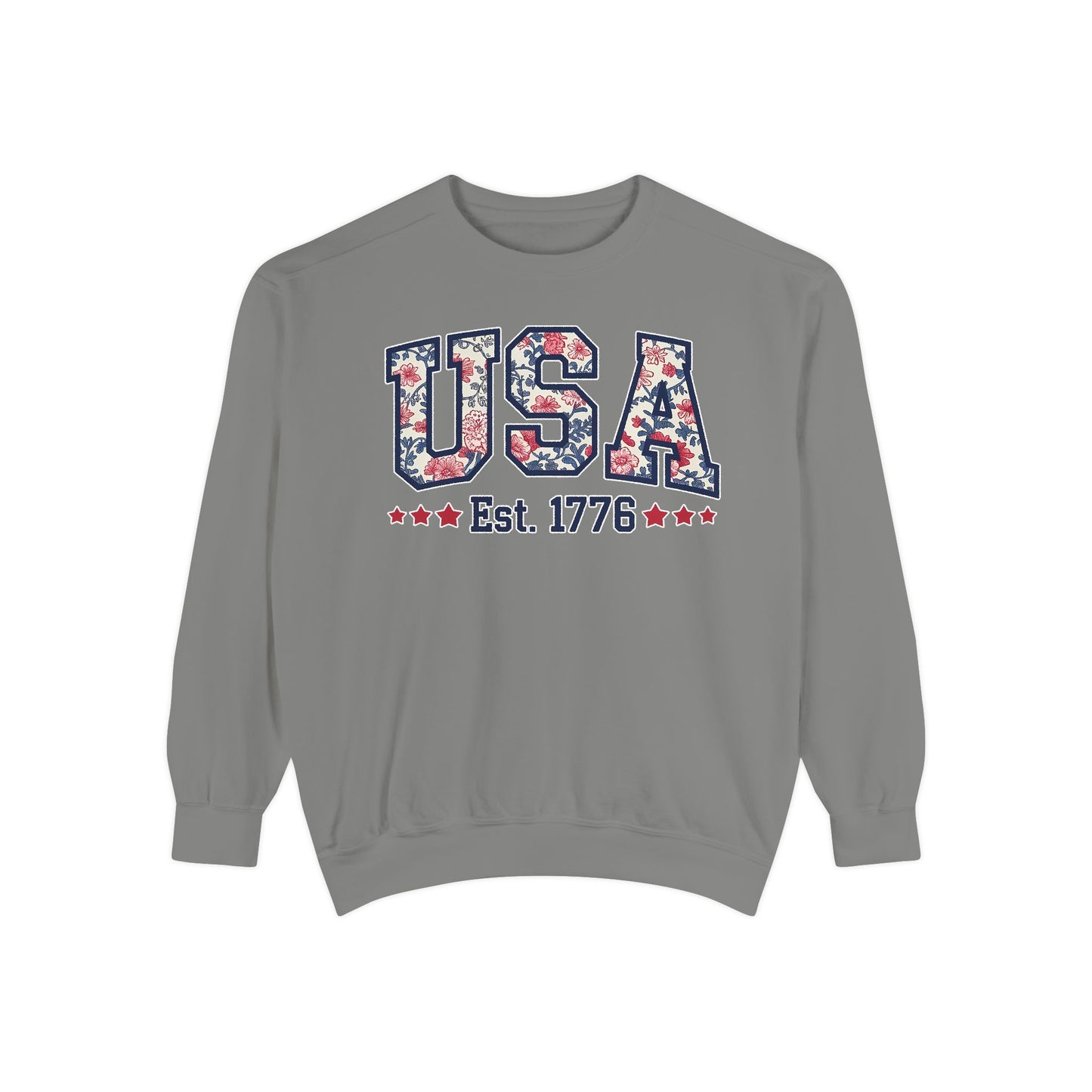 Patriotic Floral Sweatshirt, Cozy Top for July 4th, Unisex USA Jumper, Year-Round Comfort, Gift for Friends and Family, Casual Wear, Red